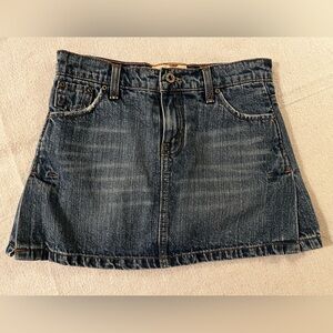 Levi’s girls Jean skirt 10/12
